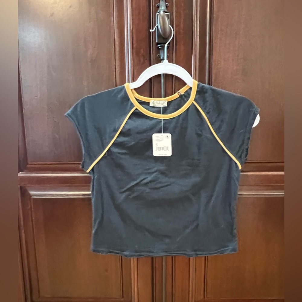 Free People cropped tee: small: navy with mustard yellow accent; NWT